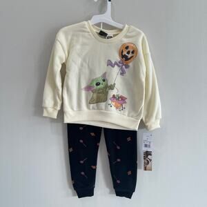NWT 4T Baby Yoda Sweatshirt and pants